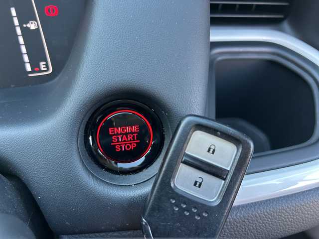 ホンダ フィット ホーム 兵庫県 2022(令4)年 1.8万km プラチナホワイトパール ワンオーナー/純正ディーラーオプションナビ(VXU-225FTi)/(AM/FM/CD/DVD/Blue Tooth)/純正前方録画ドラレコ(DRH-204VD)/バックカメラ/ETC2.0/レーダークルーズコントロール/電動パーキングブレーキ/オートブレーキホールド/SOSコール/プリクラッシュ/コーナーセンサー/横滑り防止装置/車線逸脱警報/取扱説明書/保証書