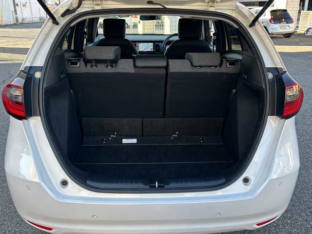 ホンダ フィット ホーム 兵庫県 2022(令4)年 1.8万km プラチナホワイトパール ワンオーナー/純正ディーラーオプションナビ(VXU-225FTi)/(AM/FM/CD/DVD/Blue Tooth)/純正前方録画ドラレコ(DRH-204VD)/バックカメラ/ETC2.0/レーダークルーズコントロール/電動パーキングブレーキ/オートブレーキホールド/SOSコール/プリクラッシュ/コーナーセンサー/横滑り防止装置/車線逸脱警報/取扱説明書/保証書