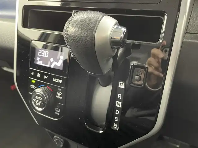 トヨタ ルーミー カスタムG S 富山県 2018(平30)年 5万km レーザーブルークリスタルシャイン 4WD/衝突軽減ブレーキ/社外前後ドラレコ（ZDR-015）/両側パワースライドドア/社外ナビ（CN-RE04WD）/　　ーーCD、DVD、bluetooth、MSV（SD）/フルセグTV/バックカメラ/リアコーナーセンサー/ETC/LED、フォグ/スマートキー＋プッシュスタート/純正マット・バイザー/クルーズコントロール/スペアキー