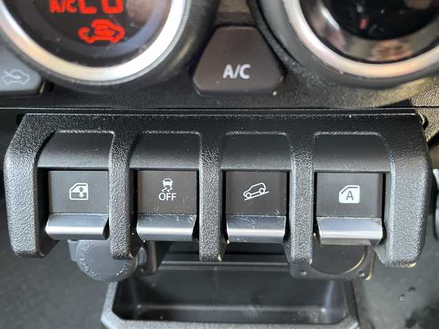 スズキ ジムニー シエラ JC 富山県 2019(令1)年 7.9万km ブルーイッシュブラックパール3 １オーナー/９型ナビ／フルセグＴＶ／Bluetooth/クルーズコントロール/ＬＥＤヘッドライト/オートライト/レーンキープアシスト/シートヒーター/オートライト/純正ＡＷ１５インチ/スマートキー/プッシュスタート/衝突軽減ブレーキ/Wエアバック/サイドエアバック／カーテンエアバック/スペアキー1本/保証書／取説有り