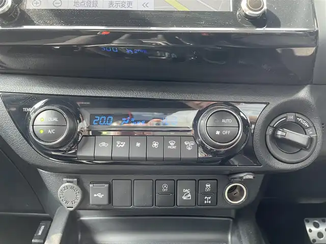 トヨタ ハイラックス Z GRスポーツ 三重県 2024(令6)年 0.8万km プラチナホワイトパールマイカ 登録時7300km/ワンオーナー/GR仕様ハーフレザーシート/荷台カバー（LADDERFRAME）/純正ナビ/（AM/FM/Bluetooth）/全方位カメラ/ETC2.0/ステアリングスイッチ/パドルシフト/レーダークルーズコントロール/オートライト/デジタルインナーミラー/アイドリングストップ/衝突軽減システム/レーンキープアシスト/コーナーセンサー/先行車発進お知らせ機能/純正フロアマット/プッシュスタート/スペアキー