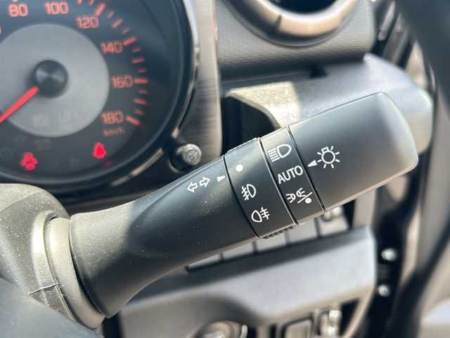 スズキ ジムニー ノマド FC 香川県 2025(令7)年 0.1万km未満 黒 登録時走行距離：41km/カラーコード：WB3　ブルーイッシュブラックパール4/保証書・取説付き/4WD/D/N席シートヒーター/クリアランスソナー/スマートキー×２/オートハイビーム/ＬＥＤヘッドライト/・ヘッドランプウォッシャー/フォグライト/電格ミラー/・ヒーテッドドアミラー/純正１５インチアルミホイール/スズキセーフティサポート/・アダプティブクルーズコントロール/・デュアルカメラブレーキサポート/・前後誤発進抑制機能/・後退時ブレーキサポート