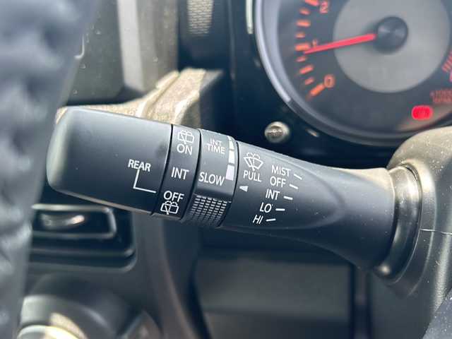 スズキ ジムニー ノマド FC 香川県 2025(令7)年 0.1万km未満 黒 登録時走行距離：41km/カラーコード：WB3　ブルーイッシュブラックパール4/保証書・取説付き/4WD/D/N席シートヒーター/クリアランスソナー/スマートキー×２/オートハイビーム/ＬＥＤヘッドライト/・ヘッドランプウォッシャー/フォグライト/電格ミラー/・ヒーテッドドアミラー/純正１５インチアルミホイール/スズキセーフティサポート/・アダプティブクルーズコントロール/・デュアルカメラブレーキサポート/・前後誤発進抑制機能/・後退時ブレーキサポート