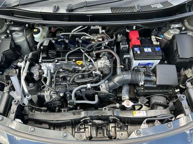 トヨタ ヤリスクロス 千葉県 2021(令3)年 2.2万km ブラックマイカ 純正ディスプレイオーディオ/フルセグテレビ/Bluetooth/USB接続/ビルトインETC/パノラミックビューモニター/レーダークルーズコントロール/運転席・助手席シートヒーター/運転席パワーシート/トヨタセーフティーセンス/ブラインドスポットモニター/プリクラッシュセーフティ/レーントレーシングアシスト/リアクロストラフィックアラート/パーキングサポートブレーキ/ロードサインアシスト/オートハイビーム/オートライト/LEDヘッドライト/電動格納ウインカーミラー/プッシュスタート/スマートキー/スペアキー×1/純正アルミホイール/純正フロアマット/保証書