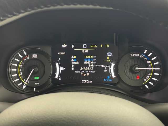クライスラー・ジープ ジープ レネゲード リミテッド 4xe 秋田県 2024(令6)年 0.6万km ブラック ４WD/ワンオーナー　/純正ナビ　/バックカメラ　/ＥＴＣ2.0　/レザーシート　/前席シートヒーター　/ＬＥＤヘッドライト　/クルーズコントロール　/プッシュスタート　/スマートキー　/スペアキー有り　/運転席パワーシート　/純正ＡＷ/オートエアコン /横滑り防止装置/オートライト/ステアリングスイッチ/ライトレベライザー /電格ミラー/ヒーテッドステアリング/ウィンカーミラー /ヒルディセントコントロール