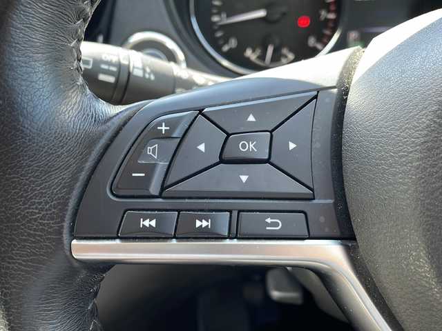 日産 エクストレイル 20X 長野県 2017(平29)年 8.2万km ダイヤモンドブラック 社外９インチナビ【MM517D-L】/（ＣＤ／ＤＶＤ／ＢＤ／フルセグＴＶ／ＢＴ）/バックカメラ/ビルトインＥＴＣ/全席シートヒーター/アイドリングストップ/電動リアゲート/革巻きステアリング/ステアリングスイッチ/4WDモードスイッチ/LEDヘッドライト/フォグランプ/オートライト/スマートキー/Pスタート/電動格納ミラー/純正フロアマット/純正18インチAW/スタッドレス積み込み