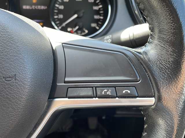 日産 エクストレイル 20X 長野県 2017(平29)年 8.2万km ダイヤモンドブラック 社外９インチナビ【MM517D-L】/（ＣＤ／ＤＶＤ／ＢＤ／フルセグＴＶ／ＢＴ）/バックカメラ/ビルトインＥＴＣ/全席シートヒーター/アイドリングストップ/電動リアゲート/革巻きステアリング/ステアリングスイッチ/4WDモードスイッチ/LEDヘッドライト/フォグランプ/オートライト/スマートキー/Pスタート/電動格納ミラー/純正フロアマット/純正18インチAW/スタッドレス積み込み