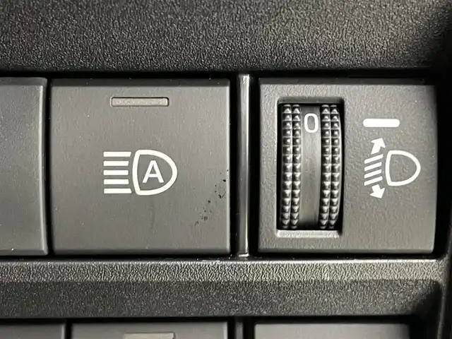 トヨタ ヴォクシー ハイブリッド S－Z 福島県 2024(令6)年 0.7万km アティチュードブラックマイカ トヨタチームメイト/トヨタセーフティーセンス　/・車線逸脱警報/・PCS/・プロアクティブドライビングアシスト/・先行車発進告知/・誤発信抑制機能/・FCTA/・ACC/純正ディスプレイオーディオ　/【AM/FM/DVD/CD/Bluetooth/フルセグ/HDMI】/全方位カメラ　/ハーフレザー　/・シートヒーター/ＥＴＣ２．０　/両側パワースライドドア/電子パーキング　/・ブレーキホールド　/革巻きステアリング　/・ステアリングスイッチ/・チルトステアリング/LEDライト/・オートライト/・ヘッドライトレベライザー/プッシュスタート/・スマートキー/AC100V/純正フロアマット/・ドアバイザー