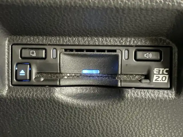 トヨタ ヴォクシー ハイブリッド S－Z 福島県 2024(令6)年 0.7万km アティチュードブラックマイカ トヨタチームメイト/トヨタセーフティーセンス　/・車線逸脱警報/・PCS/・プロアクティブドライビングアシスト/・先行車発進告知/・誤発信抑制機能/・FCTA/・ACC/純正ディスプレイオーディオ　/【AM/FM/DVD/CD/Bluetooth/フルセグ/HDMI】/全方位カメラ　/ハーフレザー　/・シートヒーター/ＥＴＣ２．０　/両側パワースライドドア/電子パーキング　/・ブレーキホールド　/革巻きステアリング　/・ステアリングスイッチ/・チルトステアリング/LEDライト/・オートライト/・ヘッドライトレベライザー/プッシュスタート/・スマートキー/AC100V/純正フロアマット/・ドアバイザー