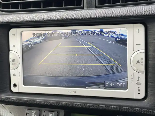 トヨタ アクア S 東京都 2013(平25)年 3.9万km ブラックマイカ 純正ナビ/TV/Bluetooth接続/ドライブレコーダー/車両接近通報装置/ＥＣＯモード/EVモード/ステアリングスイッチ/スマートキー/エンジンスタートストップスイッチ/純正フロアマット/純正アルミ