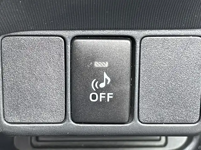 トヨタ アクア S 東京都 2013(平25)年 3.9万km ブラックマイカ 純正ナビ/TV/Bluetooth接続/ドライブレコーダー/車両接近通報装置/ＥＣＯモード/EVモード/ステアリングスイッチ/スマートキー/エンジンスタートストップスイッチ/純正フロアマット/純正アルミ