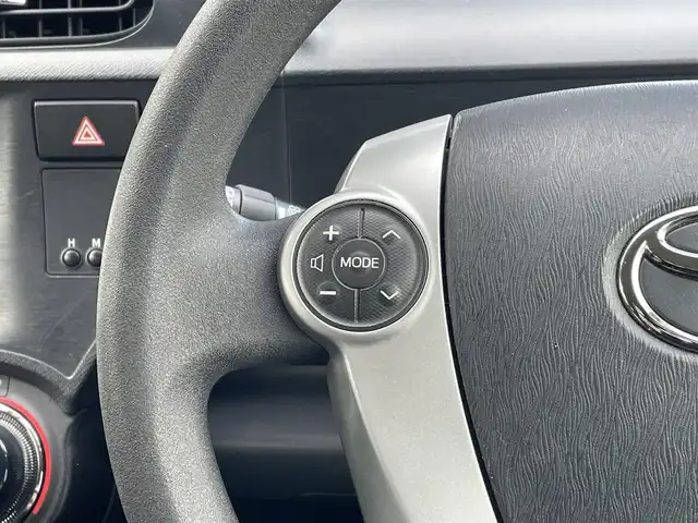 トヨタ アクア S 東京都 2013(平25)年 3.9万km ブラックマイカ 純正ナビ/TV/Bluetooth接続/ドライブレコーダー/車両接近通報装置/ＥＣＯモード/EVモード/ステアリングスイッチ/スマートキー/エンジンスタートストップスイッチ/純正フロアマット/純正アルミ