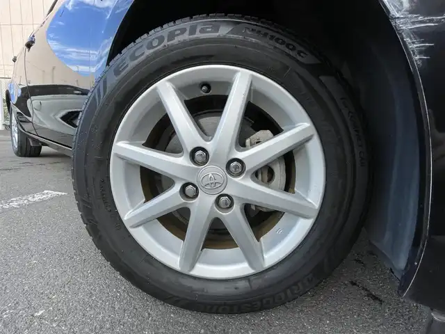 トヨタ アクア S 東京都 2013(平25)年 3.9万km ブラックマイカ 純正ナビ/TV/Bluetooth接続/ドライブレコーダー/車両接近通報装置/ＥＣＯモード/EVモード/ステアリングスイッチ/スマートキー/エンジンスタートストップスイッチ/純正フロアマット/純正アルミ