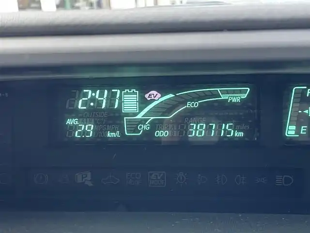 トヨタ アクア S 東京都 2013(平25)年 3.9万km ブラックマイカ 純正ナビ/TV/Bluetooth接続/ドライブレコーダー/車両接近通報装置/ＥＣＯモード/EVモード/ステアリングスイッチ/スマートキー/エンジンスタートストップスイッチ/純正フロアマット/純正アルミ