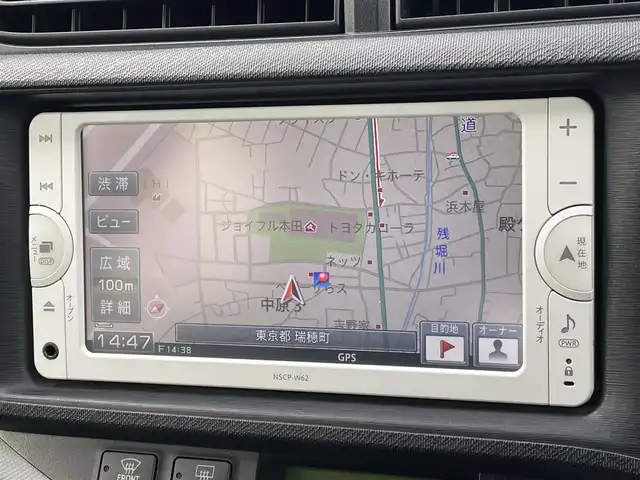 トヨタ アクア S 東京都 2013(平25)年 3.9万km ブラックマイカ 純正ナビ/TV/Bluetooth接続/ドライブレコーダー/車両接近通報装置/ＥＣＯモード/EVモード/ステアリングスイッチ/スマートキー/エンジンスタートストップスイッチ/純正フロアマット/純正アルミ