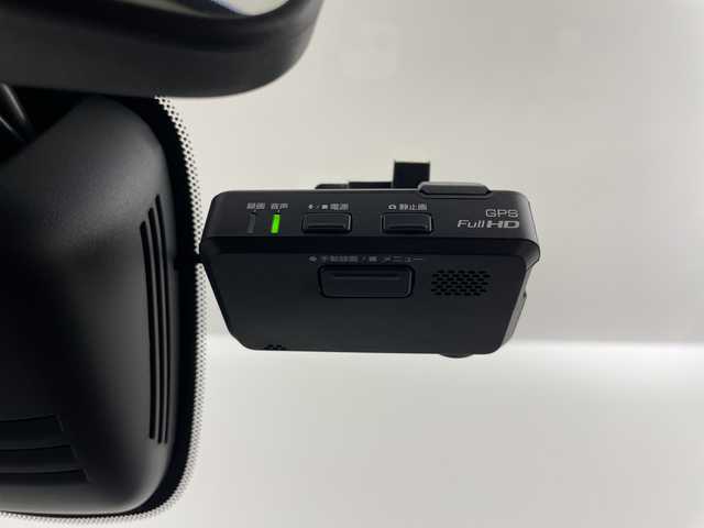 日産 セレナ ハイウェイスター Vセレクション 埼玉県 2018(平30)年 8.6万km ダイヤモンドブラック フリップダウンモニター　/純正ナビ　/全方位カメラ　/両側パワースライドドア　/ビルトインＥＴＣ　/コーナーセンサー　/衝突軽減ブレーキ　/クルーズコントロール　/横滑り防止措置　/駐車支援　/アイドリングストップ/革巻きハンドル/純正フロアマット