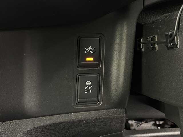 日産 セレナ ハイウェイスター Vセレクション 埼玉県 2018(平30)年 8.6万km ダイヤモンドブラック フリップダウンモニター　/純正ナビ　/全方位カメラ　/両側パワースライドドア　/ビルトインＥＴＣ　/コーナーセンサー　/衝突軽減ブレーキ　/クルーズコントロール　/横滑り防止措置　/駐車支援　/アイドリングストップ/革巻きハンドル/純正フロアマット