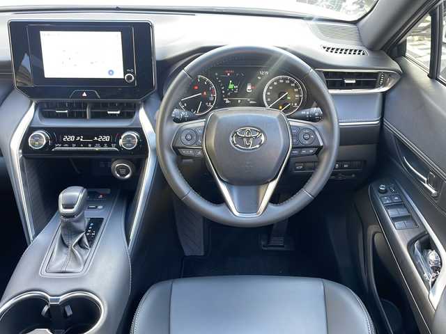 トヨタ ハリアー G 広島県 2024(令6)年 0.7万km プラチナホワイトパールマイカ /登録時走行距離/　　　　　　　6852キロ/純正ナビ/バックカメラ/地デジ/ハーフレザーシート/PCS/パワーバックドア/スペアキー×１/ビルトインETC/新車時整備手帳/　　【保証書】/取扱説明書/