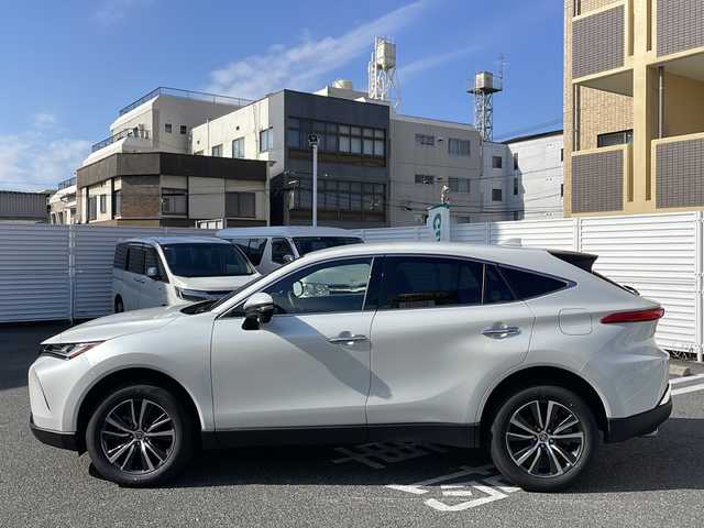 トヨタ ハリアー G 広島県 2024(令6)年 0.7万km プラチナホワイトパールマイカ /登録時走行距離/　　　　　　　6852キロ/純正ナビ/バックカメラ/地デジ/ハーフレザーシート/PCS/パワーバックドア/スペアキー×１/ビルトインETC/新車時整備手帳/　　【保証書】/取扱説明書/