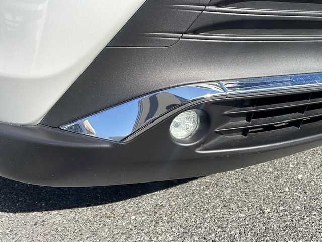 トヨタ ハリアー G 広島県 2024(令6)年 0.7万km プラチナホワイトパールマイカ /登録時走行距離/　　　　　　　6852キロ/純正ナビ/バックカメラ/地デジ/ハーフレザーシート/PCS/パワーバックドア/スペアキー×１/ビルトインETC/新車時整備手帳/　　【保証書】/取扱説明書/