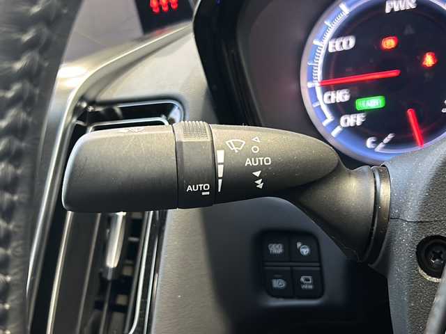 トヨタ クラウン ハイブリッド RS アドバンス 静岡県 2019(平31)年 4.6万km ホワイトパールクリスタルシャイン 純正ナビ/(FM/AM/CD/DVD/フルセグ/Bluetooth)/オートマチックハイビーム/レーンキープアシスト/レーダークルーズコントロール/パーキングアシスト/ドライブレコーダー/ETC/ハンドルヒーター/前席シートヒーター/パワーシート/電動格納ミラー/ブレーキホールド/ステアリングスイッチ/オートライト/LEDヘッドライト/フルオートエアコン/プッシュスタート/スマートキー/純正フロアマット