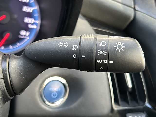 トヨタ クラウン ハイブリッド RS アドバンス 静岡県 2019(平31)年 4.6万km ホワイトパールクリスタルシャイン 純正ナビ/(FM/AM/CD/DVD/フルセグ/Bluetooth)/オートマチックハイビーム/レーンキープアシスト/レーダークルーズコントロール/パーキングアシスト/ドライブレコーダー/ETC/ハンドルヒーター/前席シートヒーター/パワーシート/電動格納ミラー/ブレーキホールド/ステアリングスイッチ/オートライト/LEDヘッドライト/フルオートエアコン/プッシュスタート/スマートキー/純正フロアマット