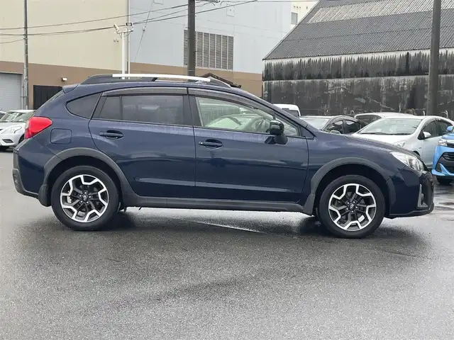 スバル インプレッサ ＸＶ 2．0i－L アイサイト 山形県 2015(平27)年 4.4万km ダークブルーパール 4WD/衝突軽減/純正SDナビ/　　【CD/DVD/BT/フルセグ】/バックカメラ/レーダークルーズコントロール/HIDヘッドライト/純正17インチアルミホイール/ルーフレール/ステアリングスイッチ/電動格納ウィンカーミラー/アイドリングストップ/ブラインドスポットモニター/スマートキー/ETC