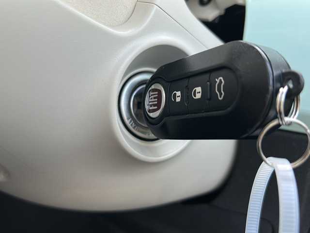 フィアット ５００ 1．2 ポップ 茨城県 2021(令3)年 1.3万km LATTE MENTA 禁煙車/純正ナビ/Bluetooth搭載/社外カメラ/純正ホイール/14インチアルミホール/エアバック/カーテンエアバック/走行距離少/USB入力端子/AC/ETC/横滑り防止機能