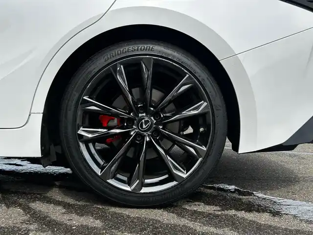 レクサス ＩＳ 300 Fスポーツ モードグリッター 富山県 2022(令4)年 4.8万km パール 純正ナビ/フルセグテレビ/アイドリングストップ/360°カメラ/ACC/プッシュスタート/ETC2.0/シートヒーター/エアシート/ステアリングヒーター/ドラレコ内蔵ミラー/Bluetooth接続/AM/FMラジオ/純正19インチAW/衝突軽減システム