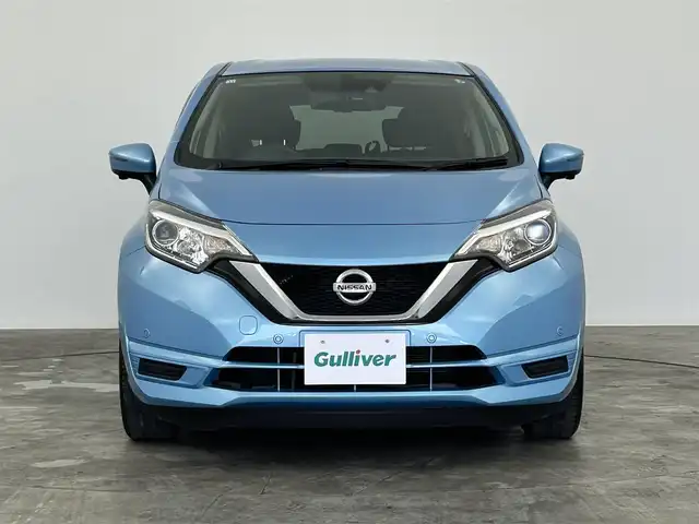 日産 ノート X 群馬県 2016(平28)年 4.1万km ソニックブルー 純正７型ナビ　全方位カメラ　Ｂｌｕｅｔｏｏｔｈ　エマージェンシーブレーキ　電動格納ミラー　前後コーナーセンサー　ＥＴＣ　オートライト　アイドリングストップ　プッシュスタート　スマートキー