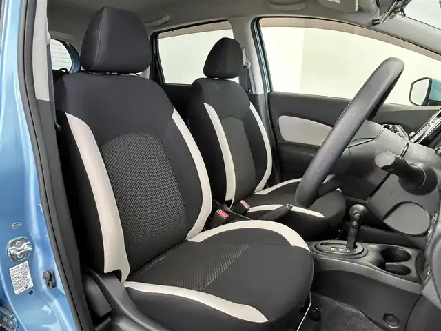 日産 ノート X 群馬県 2016(平28)年 4.1万km ソニックブルー 純正７型ナビ　全方位カメラ　Ｂｌｕｅｔｏｏｔｈ　エマージェンシーブレーキ　電動格納ミラー　前後コーナーセンサー　ＥＴＣ　オートライト　アイドリングストップ　プッシュスタート　スマートキー