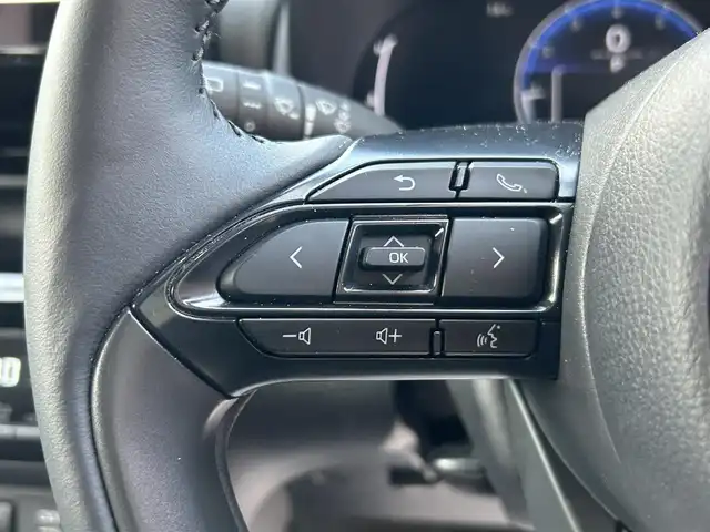 トヨタ ヤリスクロス Z 長崎県 2024(令6)年 0.6万km ブラックマイカ ワンオーナー/純正マルチメディア/（ナビ、フルセグ、AM、FM、BT、Miracast）/ステアリングリモコン/レーダークルーズコントロール/プッシュスタート/テレビキャンセラー/バックカメラ/全周囲カメラ/サイドカメラ/フロントカメラ/レーンディパーチャーアラート/BSM/プリクラッシュセーフティ/クリアランスソナー/RCTA/PKSB/安心降車アシスト/RSA/オートライト/オートハイビーム/ステアリングヒーター/ヘッドライトレベライザー/電動リアゲート/ビルトインETC/電格ウィンカーミラー/ハーフレザーシート/DNシートヒーター/D席パワーシート/電動パーキングブレーキ/オートホールド/前後ドライブレコーダー/ドアバイザー/純正フロアマット/取扱説明書/マルチメディア説明書/保証書/スペアキー