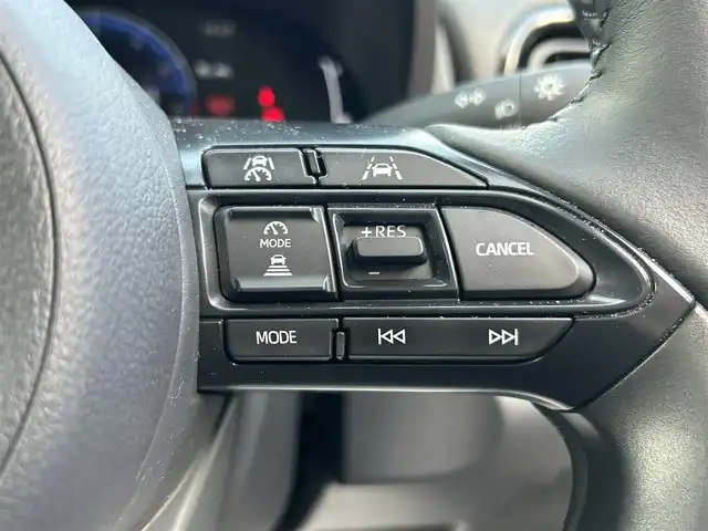 トヨタ ヤリスクロス Z 長崎県 2024(令6)年 0.6万km ブラックマイカ ワンオーナー/純正マルチメディア/（ナビ、フルセグ、AM、FM、BT、Miracast）/ステアリングリモコン/レーダークルーズコントロール/プッシュスタート/テレビキャンセラー/バックカメラ/全周囲カメラ/サイドカメラ/フロントカメラ/レーンディパーチャーアラート/BSM/プリクラッシュセーフティ/クリアランスソナー/RCTA/PKSB/安心降車アシスト/RSA/オートライト/オートハイビーム/ステアリングヒーター/ヘッドライトレベライザー/電動リアゲート/ビルトインETC/電格ウィンカーミラー/ハーフレザーシート/DNシートヒーター/D席パワーシート/電動パーキングブレーキ/オートホールド/前後ドライブレコーダー/ドアバイザー/純正フロアマット/取扱説明書/マルチメディア説明書/保証書/スペアキー