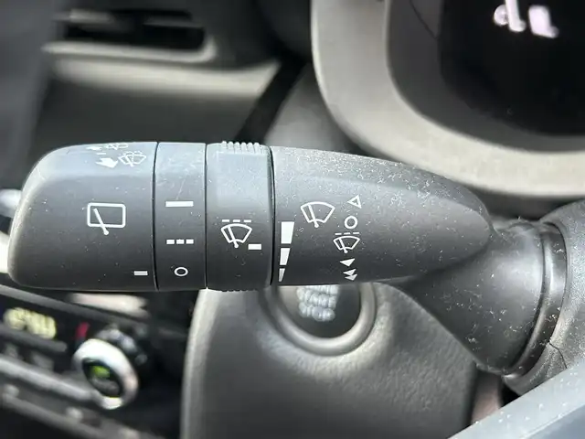 トヨタ ヤリスクロス Z 長崎県 2024(令6)年 0.6万km ブラックマイカ ワンオーナー/純正マルチメディア/（ナビ、フルセグ、AM、FM、BT、Miracast）/ステアリングリモコン/レーダークルーズコントロール/プッシュスタート/テレビキャンセラー/バックカメラ/全周囲カメラ/サイドカメラ/フロントカメラ/レーンディパーチャーアラート/BSM/プリクラッシュセーフティ/クリアランスソナー/RCTA/PKSB/安心降車アシスト/RSA/オートライト/オートハイビーム/ステアリングヒーター/ヘッドライトレベライザー/電動リアゲート/ビルトインETC/電格ウィンカーミラー/ハーフレザーシート/DNシートヒーター/D席パワーシート/電動パーキングブレーキ/オートホールド/前後ドライブレコーダー/ドアバイザー/純正フロアマット/取扱説明書/マルチメディア説明書/保証書/スペアキー