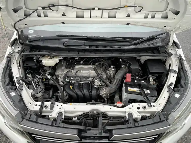 トヨタ ヴォクシー ZS 煌Ⅱ 佐賀県 2016(平28)年 5.8万km ホワイトパールクリスタルシャイン トヨタセーフティセンスC/・プリクラッシュセーフティ/・オートマチックハイビーム/・レーンディパーチャーアラート/純正SDナビ　/・バックカメラ　/・フルセグＴＶ（走行視聴可）/・BT/CD/DVD　/純正後席モニター　/両側パワースライドドア　/純正１５インチＡＷ　/ＬＥＤヘッドライト　/フォグランプ　/ETC2.0 /革調シートカバー　/スペアキー×1/取扱説明書/保証書/社外マフラーカッター