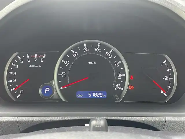 トヨタ ヴォクシー ZS 煌Ⅱ 佐賀県 2016(平28)年 5.8万km ホワイトパールクリスタルシャイン トヨタセーフティセンスC/・プリクラッシュセーフティ/・オートマチックハイビーム/・レーンディパーチャーアラート/純正SDナビ　/・バックカメラ　/・フルセグＴＶ（走行視聴可）/・BT/CD/DVD　/純正後席モニター　/両側パワースライドドア　/純正１５インチＡＷ　/ＬＥＤヘッドライト　/フォグランプ　/ETC2.0 /革調シートカバー　/スペアキー×1/取扱説明書/保証書/社外マフラーカッター