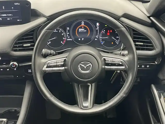 マツダ マツダ３ファストバック 20S プロアクティブ ツーリングS 愛知県 2020(令2)年 2.3万km スノーフレイクホワイトパールマイカ 純正８．８ナビ　ＢＯＳＥ　シートヒーター　全方位カメラ　ＨＤＭＩ　ＢＳＭ　ＨＵＤ　追従クルコン　フルセグ　ＤＶＤ　メモリーシート　パドルシフト　ステアリングヒーター　衝突軽減　コーナーセンサー　ＥＴＣ　ドラレコ　ＬＥＤライト　オートハイビーム　３６０°ビューモニター　ＵＳＢ接続　Bluetooth　純正フロアマット　車線逸脱　純正１８インチAW　プッシュスタート　スマートキー