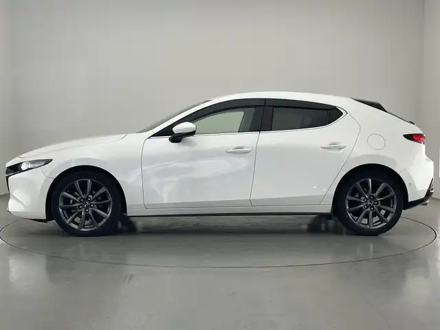 マツダ マツダ３ファストバック 20S プロアクティブ ツーリングS 愛知県 2020(令2)年 2.3万km スノーフレイクホワイトパールマイカ 純正８．８ナビ　ＢＯＳＥ　シートヒーター　全方位カメラ　ＨＤＭＩ　ＢＳＭ　ＨＵＤ　追従クルコン　フルセグ　ＤＶＤ　メモリーシート　パドルシフト　ステアリングヒーター　衝突軽減　コーナーセンサー　ＥＴＣ　ドラレコ　ＬＥＤライト　オートハイビーム　３６０°ビューモニター　ＵＳＢ接続　Bluetooth　純正フロアマット　車線逸脱　純正１８インチAW　プッシュスタート　スマートキー