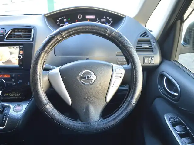 日産 セレナ ライダー ブラックライン 栃木県 2013(平25)年 5.2万km スーパーブラック ワンオーナー/クルーズコントロール/ALPINE製10.2インチフリップダウンモニター/安全装備/(VDC/ヒルスタートアシスト/アイドリングストップ)/両側パワースライドドア/純正SDナビ/(フルセグ/AM/FM/CD/DVD/BT)/ETC/キセノンヘッドライト/フォグランプ/オートライト/ステアスイッチ/新車保証書/記録簿/(H28/H29/H30/R2/R4/R6)/取扱説明書