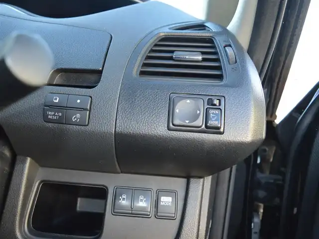 日産 セレナ ライダー ブラックライン 栃木県 2013(平25)年 5.2万km スーパーブラック ワンオーナー/クルーズコントロール/ALPINE製10.2インチフリップダウンモニター/安全装備/(VDC/ヒルスタートアシスト/アイドリングストップ)/両側パワースライドドア/純正SDナビ/(フルセグ/AM/FM/CD/DVD/BT)/ETC/キセノンヘッドライト/フォグランプ/オートライト/ステアスイッチ/新車保証書/記録簿/(H28/H29/H30/R2/R4/R6)/取扱説明書