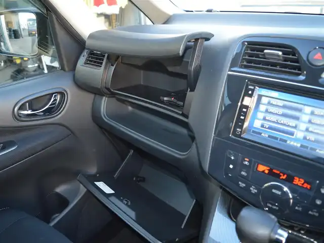 日産 セレナ ライダー ブラックライン 栃木県 2013(平25)年 5.2万km スーパーブラック ワンオーナー/クルーズコントロール/ALPINE製10.2インチフリップダウンモニター/安全装備/(VDC/ヒルスタートアシスト/アイドリングストップ)/両側パワースライドドア/純正SDナビ/(フルセグ/AM/FM/CD/DVD/BT)/ETC/キセノンヘッドライト/フォグランプ/オートライト/ステアスイッチ/新車保証書/記録簿/(H28/H29/H30/R2/R4/R6)/取扱説明書