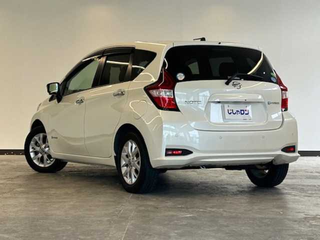 日産 ノート e－パワー X 静岡県 2019(平31)年 7万km ブリリアントホワイトパール (株)IDOMが運営する【じしゃロン浜松店】の自社ローン専用車両になりますこちらは現金またはオートローンご利用時の価格です。自社ローンご希望の方は別途その旨お申付け下さい/純正ナビ　/フルセグＴＶ　/全方位カメラ　/衝突軽減ブレーキ　/車線逸脱警告　/デジタルインナーミラー　/先行車発進のお知らせ　/ＬＥＤヘッドライト　/純正１５アルミホイール /スマートキー /プッシュスタート