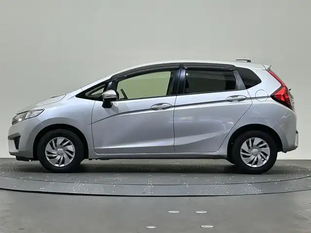 ホンダ フィット 13G Fパッケージ 愛媛県 2015(平27)年 8.4万km アラバスターシルバーメタリック 社外SDナビ/(CD/DVD/フルセグ/Bluetooth)/バックカメラ/ドライブレコーダー/アイドリングストップ/スマートキー/スペアキー/プッシュスタート/ウインカーミラー/ドアバイザー/電動格納ミラー
