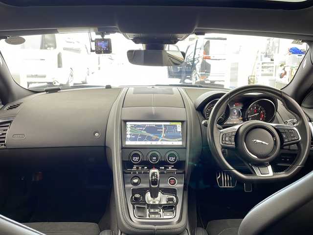 ジャガー Ｆ-ＴＹＰＥ R ダイナミック クーペ 兵庫県 2019(令1)年 6.7万km 赤 純正ナビ/ガラスルーフ/ＭＥＲＩＤＩＡＮスピーカー/クルーズコントロール/バックカメラ/前後ドラレコ/ハーフレザー/パワーシート/ＥＴＣ/コーナーセンサー/ＬＥＤオートライト/純正１９インチアルミホイール/純正フロアマット