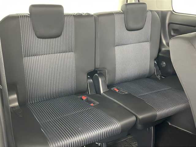 トヨタ ヴォクシー ZS 煌 道央・札幌 2015(平27)年 6.1万km ブラック ・4WD/・寒冷地仕様/・純正SDナビ/　(CD/DVD/BT/SD)/・フルセグTV/・バックカメラ/・両側パワースライドドア /・純正フリップダウンモニター/・純正エンジンスターター /・アイドリングストップ/・ETC/・ステアリングリモコン/・オートライト/・LEDヘッドライト/・フォグランプ/・社外コンソール/・純正16インチアルミホイール/・純正ドアバイザー/・純正フロアマット/・積込タイヤ/・取扱説明書/・保証書