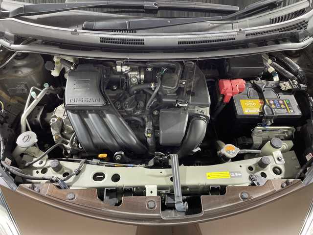 日産 ノート X 神奈川県 2019(令1)年 6万km インペリアルアンバーP 純正SDナビゲーション【MM318D-W】/フルセグ　CD　DVD　SD　Bluetooth】/バックカメラ/アイドリングストップ/ハイビームアシスト/インテリジェントエマージェンシーブレーキ/VDC/車線逸脱警報/踏み間違い衝突防止アシスト/フロント/バックソナー/社外ETC/純正前方ドライブレコーダー/オートライト/ハイビームアシスト/プッシュスタート/スマートキー/スペアキー/純正フロアマット