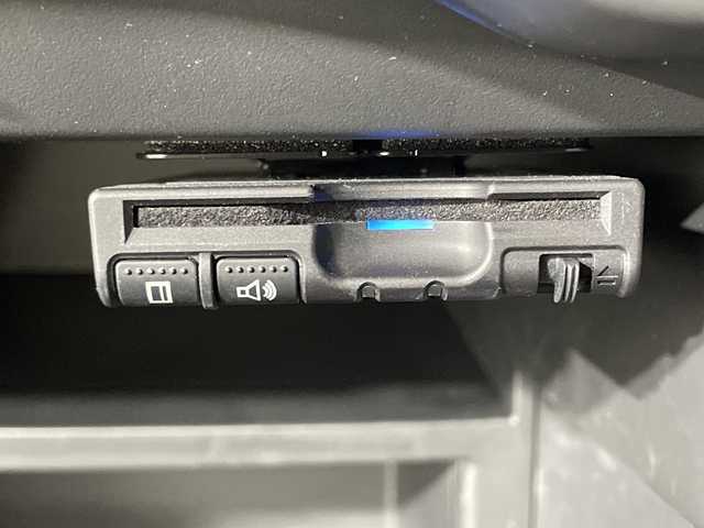 日産 ノート X 神奈川県 2019(令1)年 6万km インペリアルアンバーP 純正SDナビゲーション【MM318D-W】/フルセグ　CD　DVD　SD　Bluetooth】/バックカメラ/アイドリングストップ/ハイビームアシスト/インテリジェントエマージェンシーブレーキ/VDC/車線逸脱警報/踏み間違い衝突防止アシスト/フロント/バックソナー/社外ETC/純正前方ドライブレコーダー/オートライト/ハイビームアシスト/プッシュスタート/スマートキー/スペアキー/純正フロアマット