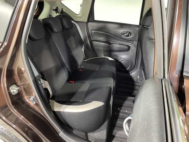 日産 ノート X 神奈川県 2019(令1)年 6万km インペリアルアンバーP 純正SDナビゲーション【MM318D-W】/フルセグ　CD　DVD　SD　Bluetooth】/バックカメラ/アイドリングストップ/ハイビームアシスト/インテリジェントエマージェンシーブレーキ/VDC/車線逸脱警報/踏み間違い衝突防止アシスト/フロント/バックソナー/社外ETC/純正前方ドライブレコーダー/オートライト/ハイビームアシスト/プッシュスタート/スマートキー/スペアキー/純正フロアマット