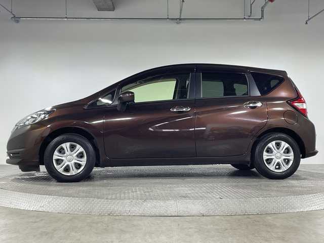 日産 ノート X 神奈川県 2019(令1)年 6万km インペリアルアンバーP 純正SDナビゲーション【MM318D-W】/フルセグ　CD　DVD　SD　Bluetooth】/バックカメラ/アイドリングストップ/ハイビームアシスト/インテリジェントエマージェンシーブレーキ/VDC/車線逸脱警報/踏み間違い衝突防止アシスト/フロント/バックソナー/社外ETC/純正前方ドライブレコーダー/オートライト/ハイビームアシスト/プッシュスタート/スマートキー/スペアキー/純正フロアマット