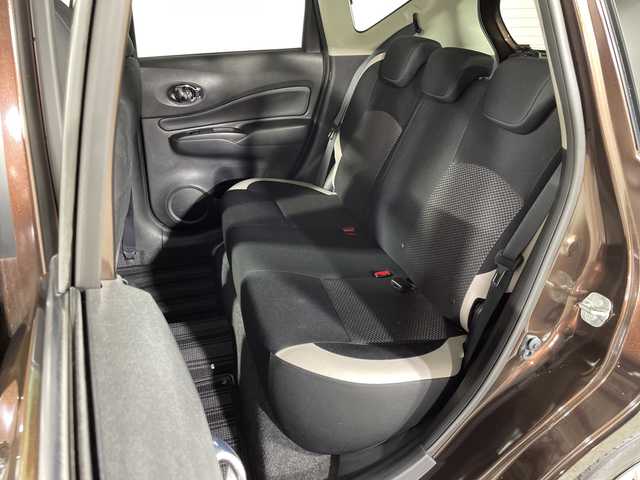 日産 ノート X 神奈川県 2019(令1)年 6万km インペリアルアンバーP 純正SDナビゲーション【MM318D-W】/フルセグ　CD　DVD　SD　Bluetooth】/バックカメラ/アイドリングストップ/ハイビームアシスト/インテリジェントエマージェンシーブレーキ/VDC/車線逸脱警報/踏み間違い衝突防止アシスト/フロント/バックソナー/社外ETC/純正前方ドライブレコーダー/オートライト/ハイビームアシスト/プッシュスタート/スマートキー/スペアキー/純正フロアマット